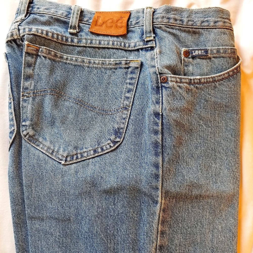 Straight Leg Washed Jeans